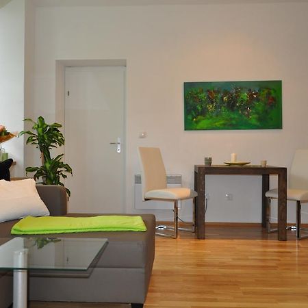 Ferienwohnung Im Univiertel Mit Garten Graz Exterior photo
