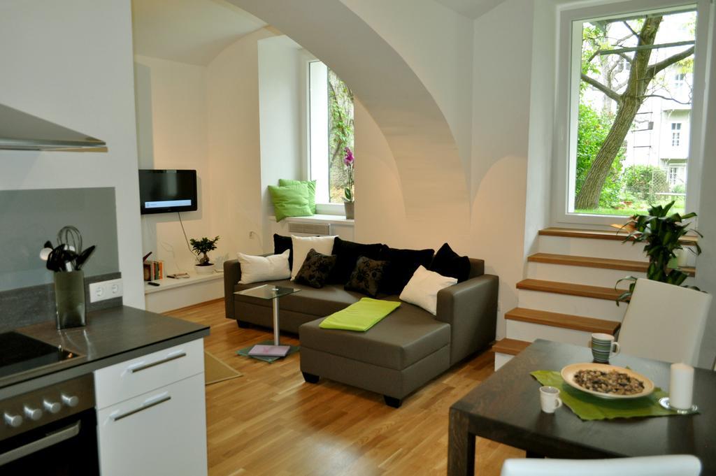 Ferienwohnung Im Univiertel Mit Garten Graz Exterior photo